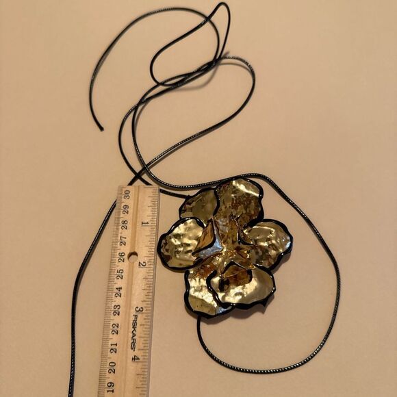 Elegant flower Necklace M1305 - Picture 5 of 5